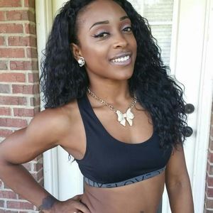 Meet your Posher, Lola